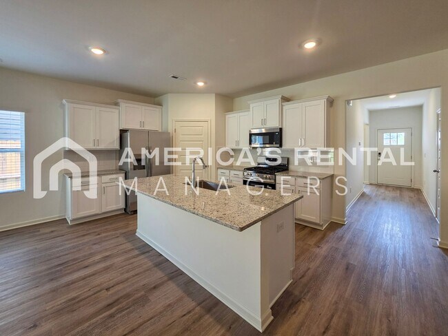 Building Photo - 318 Ashland Dr SW