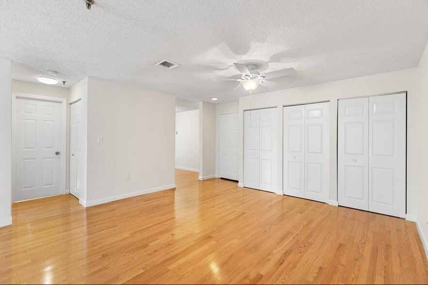 Building Photo - 3920 Mystic Valley Pky