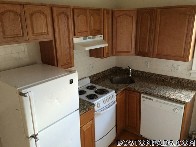 Building Photo - 41 Bay State Rd