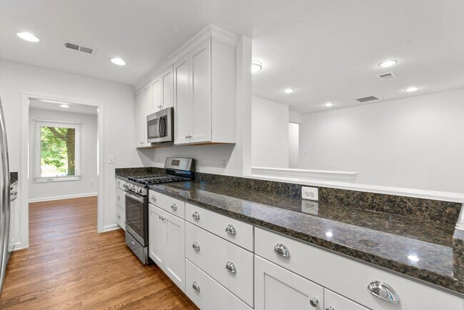 Building Photo - 3BR/4BA - Silver Spring Rambler on Quiet Cul-de-Sac Near Sligo Creek Park