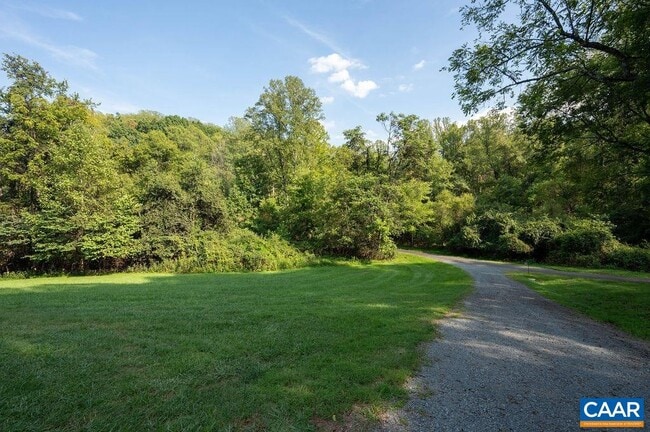 Building Photo - 540 Rocky Hollow Rd