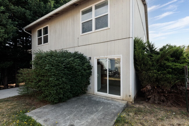 Building Photo - 35021 Burt Rd
