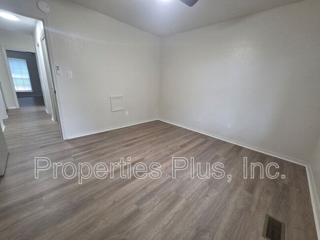 Building Photo - 11612 S 100th E Ave