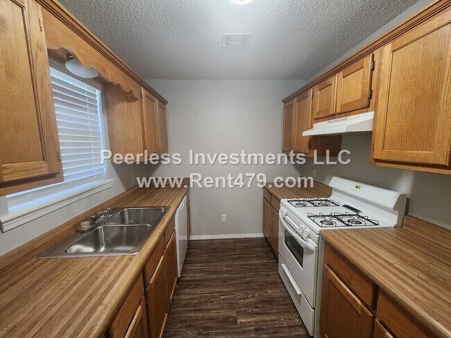 Building Photo - 511 4th Ave SW