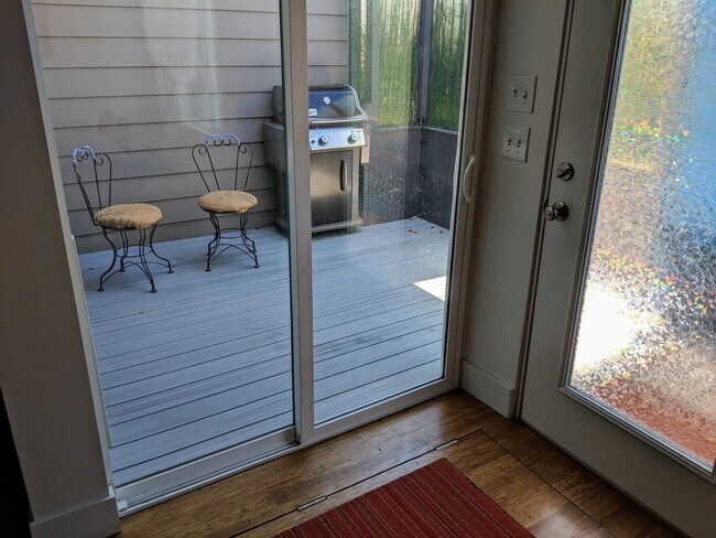 Building Photo - 637 Peralta Ave