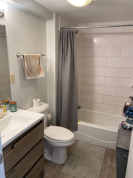 Building Photo - N53W34396-W34396 Rd Q