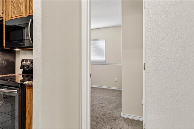 Building Photo - 6325 Oso Pkwy