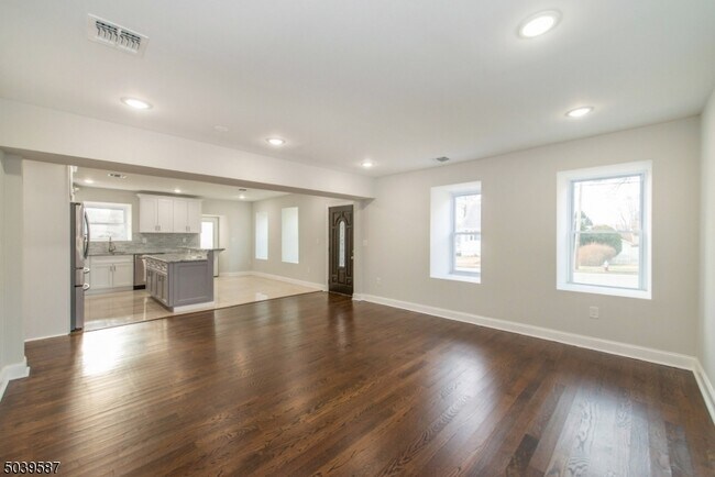 Building Photo - 43 Perrin Ave