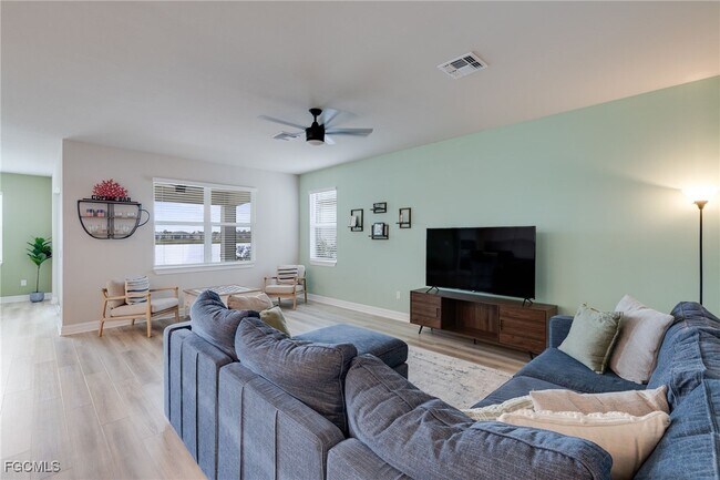 Building Photo - 44216 Saddlewood Ct