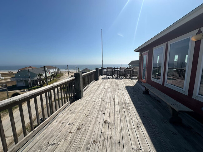 Building Photo - 907 S Cove Dr
