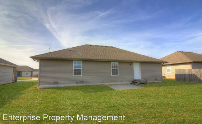 Building Photo - 3 br, 2 bath House - 1050 S Strasbourg Ave