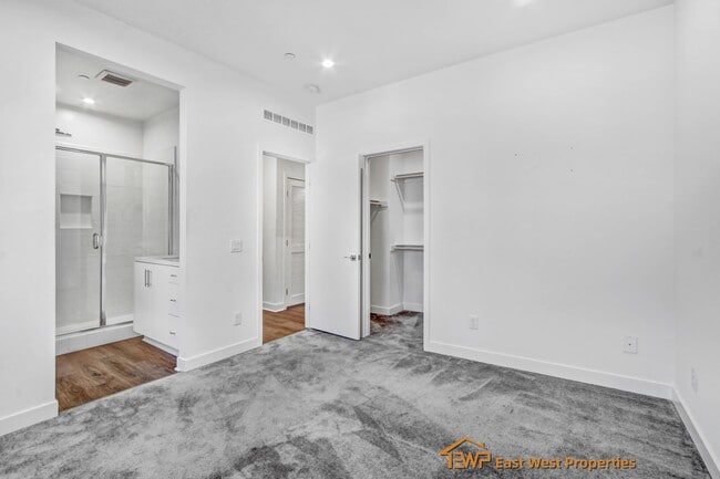 Building Photo - 1302 W Cara Dr