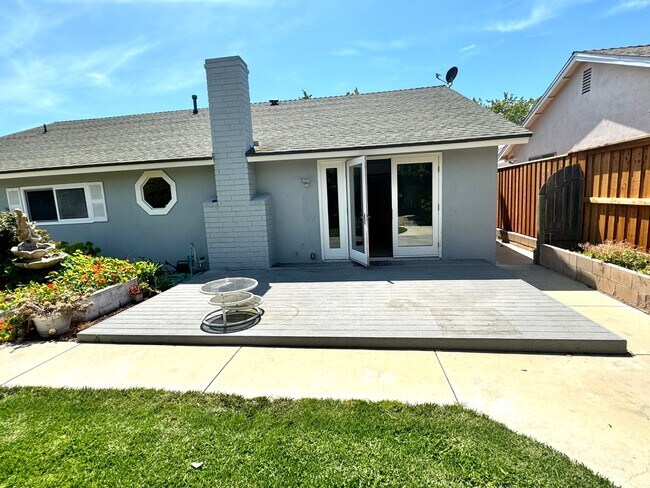 Building Photo - Charming Single Story Upgraded East End Home