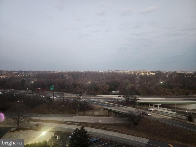 Building Photo - 1021 Arlington Blvd