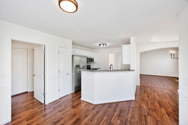 Building Photo - 197 Red Jacket Trce