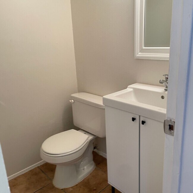 Building Photo - 1705 Coronado Hills Dr