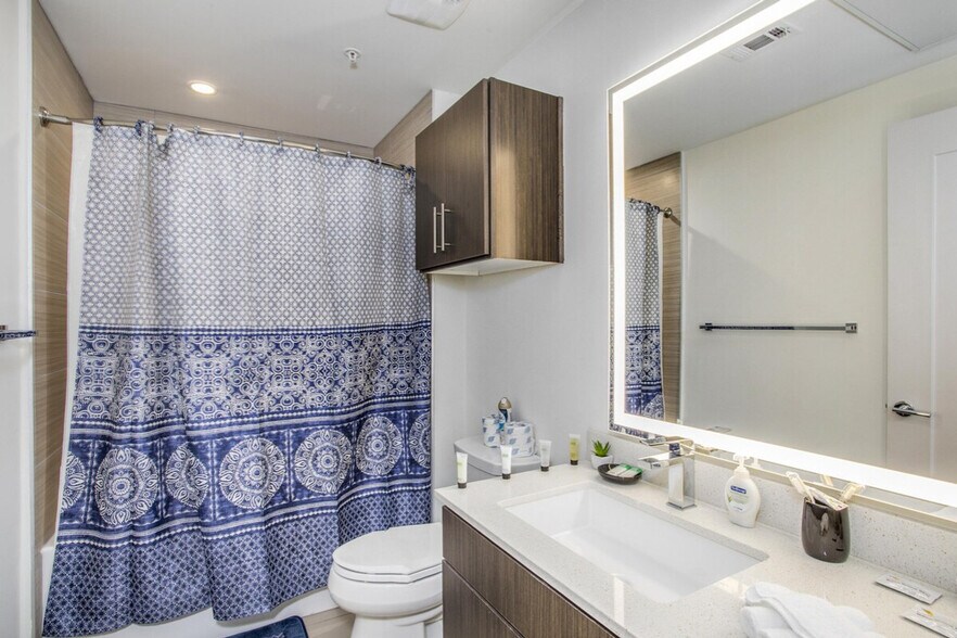 Building Photo - 6734 Main St