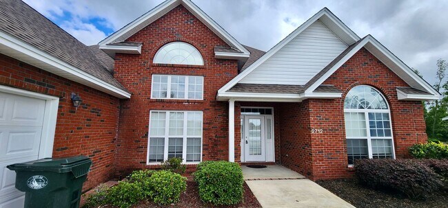 Building Photo - Great Home and Location-Available Now!
