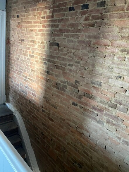 Building Photo - 4609 Friendship Ave