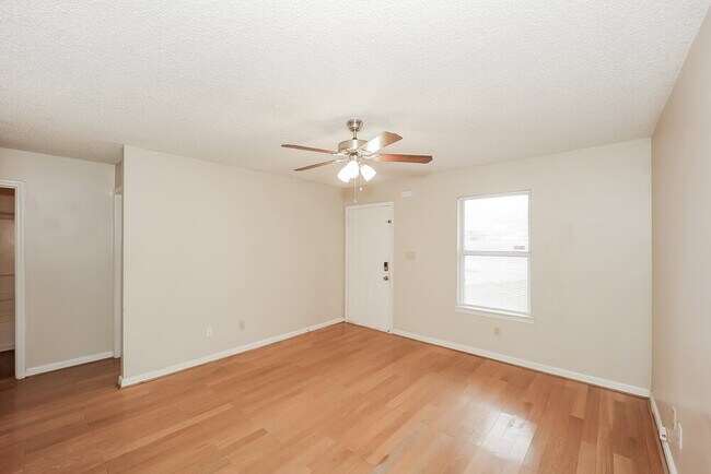 Building Photo - 705 Addy Cove