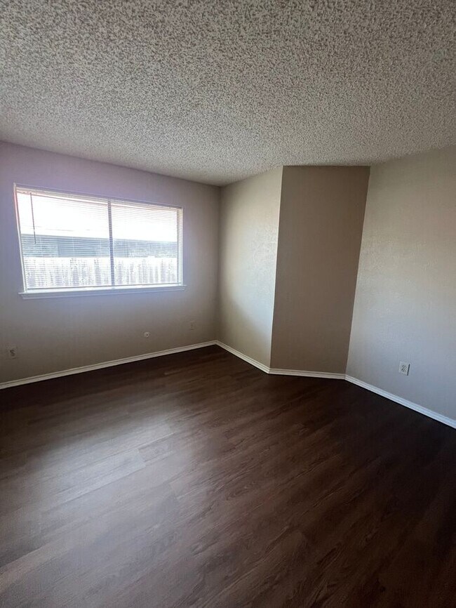 Building Photo - 11821 Garden Terrace Dr