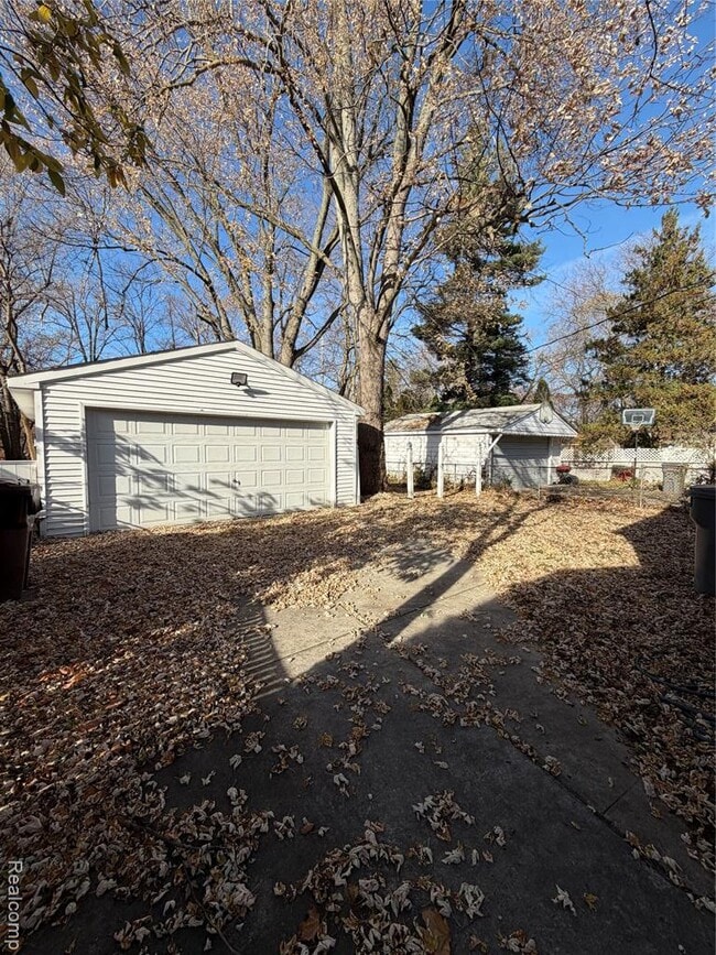 Building Photo - 776 John Daly St