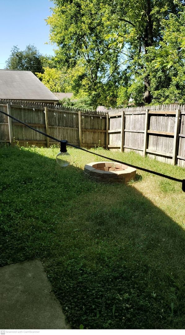 Building Photo - Cozy 3 Bed, 1 Bath, Convenient to I-70 and WPAFB, with AC!