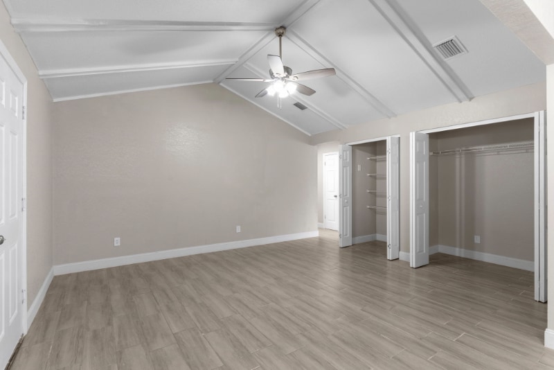 Building Photo - 815 N Hendry Ave