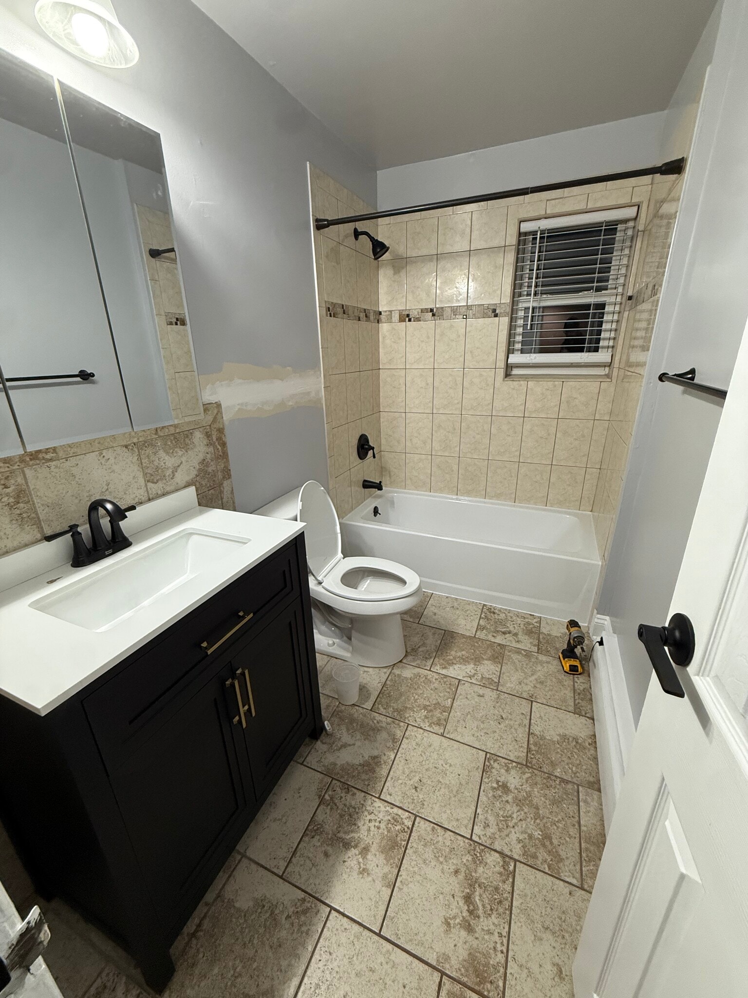 Building Photo - 68 W End Ave