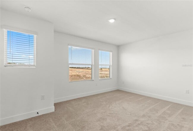 Building Photo - 15363 Hamlin Pk Dr