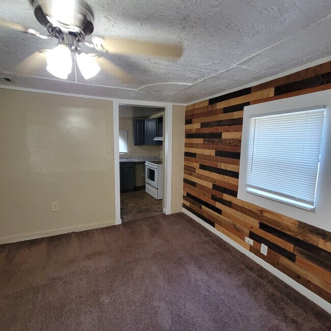 Building Photo - Near Southeast 3BR/2BA Home for Rent!