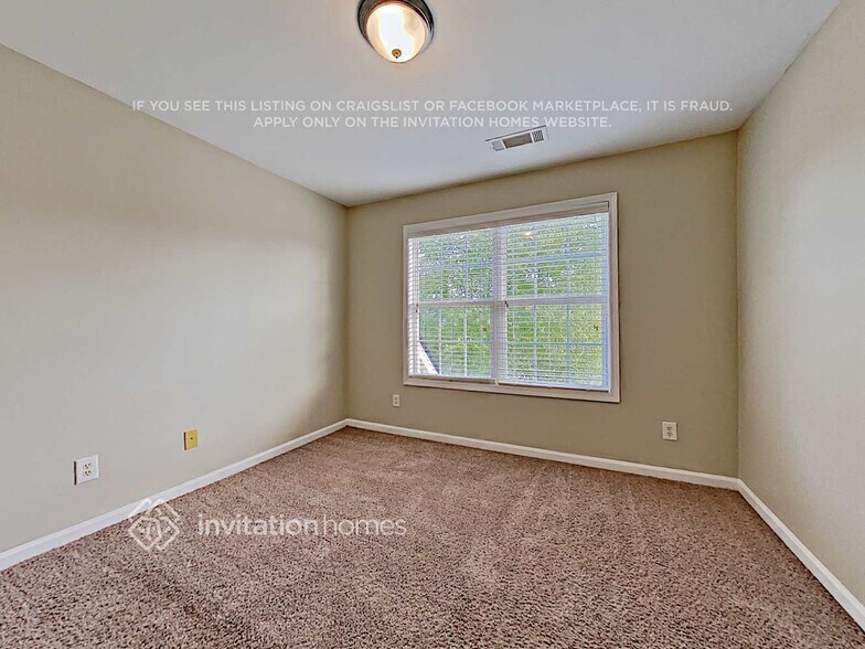 Building Photo - 3088 Woodmere Dr