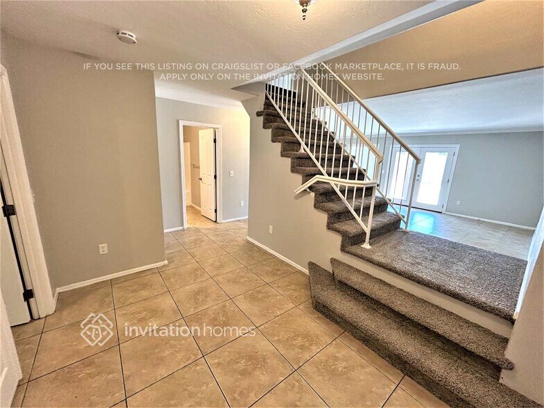 Building Photo - 6975 W Cactus Wren Dr