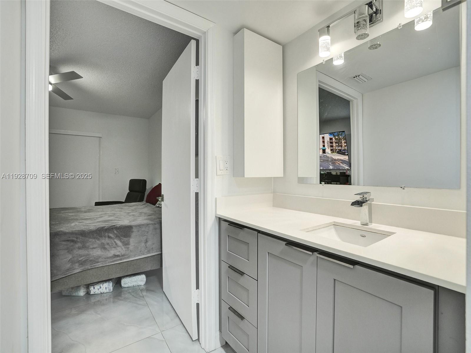 Building Photo - 9470 Tangerine Pl