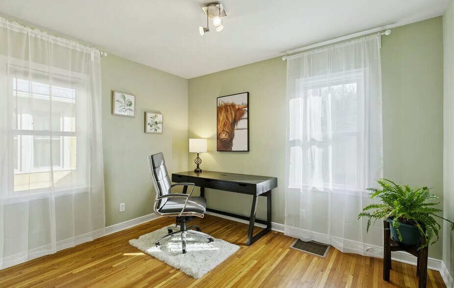 Building Photo - 5749 Pleasant Ave