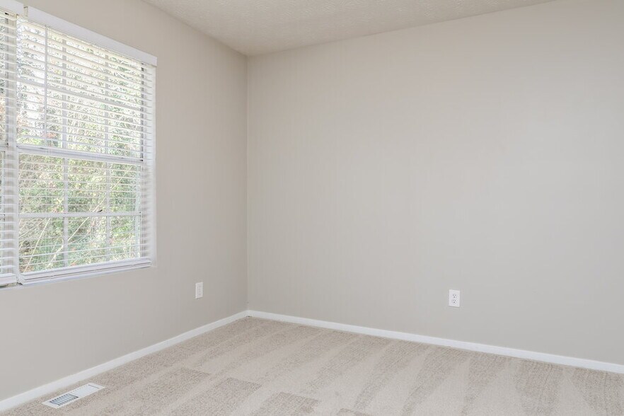 Building Photo - 445 Ridgedale Way