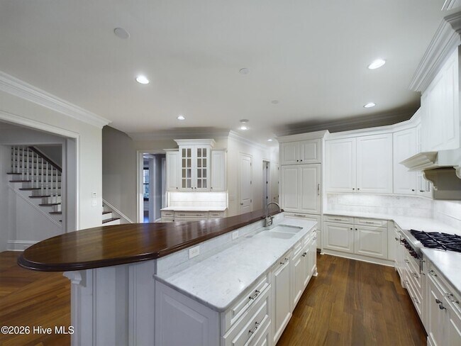 Building Photo - 3724 Rolston Dr
