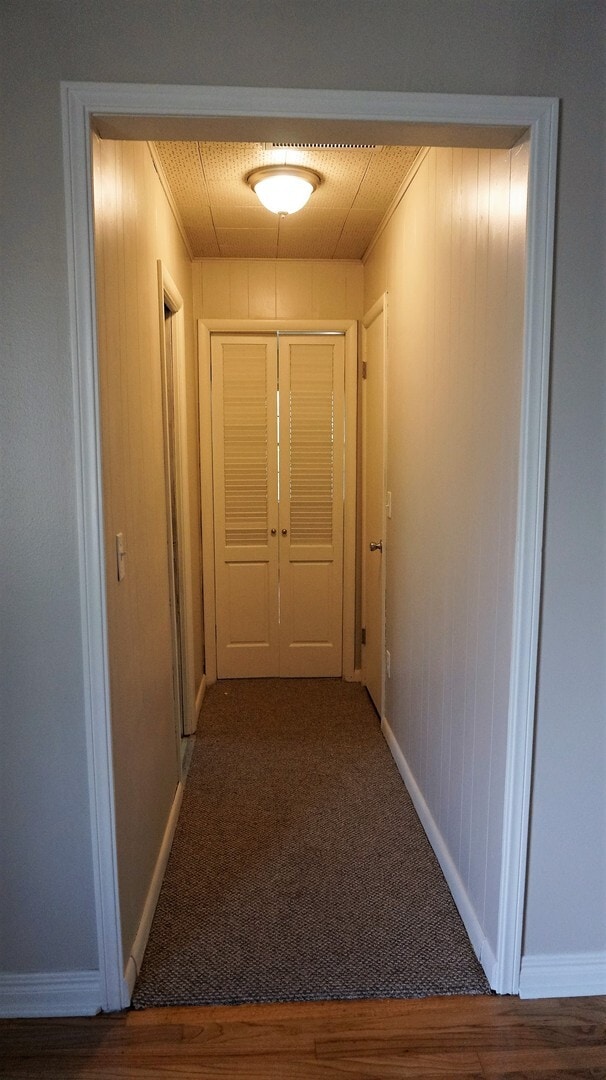 Building Photo - 4 BED 2 BATH 1 CAR GARAGE PLUS CARPORT IN STEVE PENNINGTON ADDITION