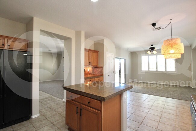 Building Photo - 2633 W Bisbee Way