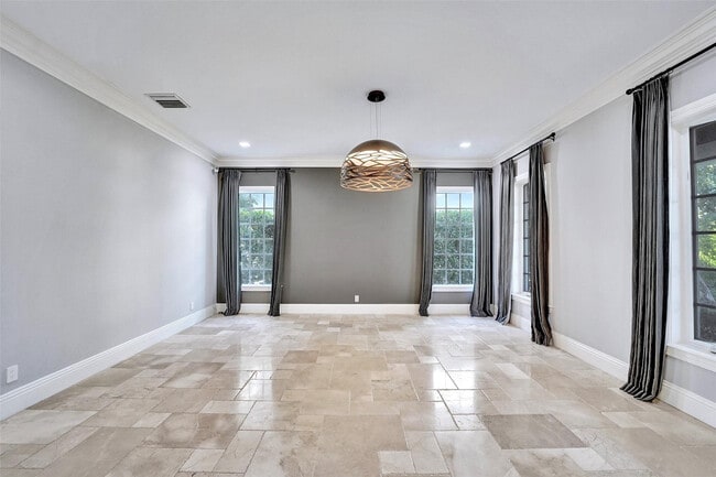 Building Photo - 1744 SE 9th St