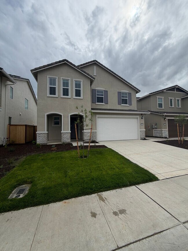 Building Photo - 3 Bedroom | 2.5 Bathroom | New two-story home in Elk Grove