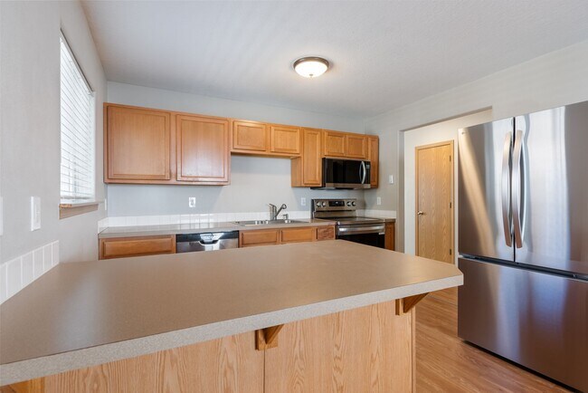 Building Photo - 3Bed/1.5 Bath House available