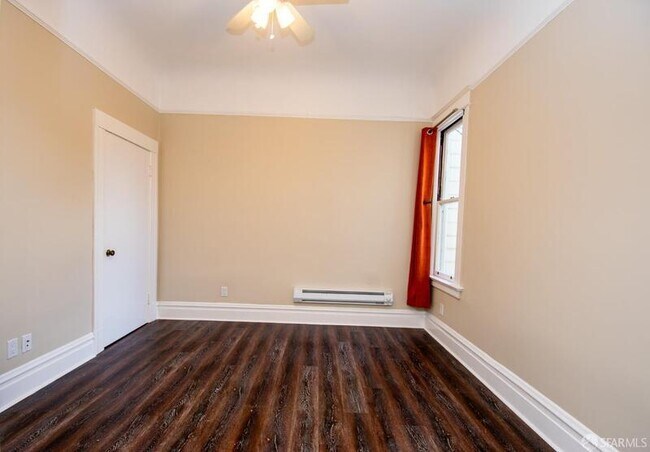 Building Photo - 205 Bonview St