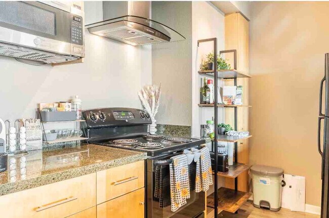 Building Photo - 11011 NE 9th St