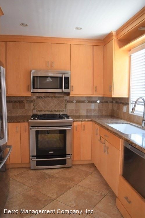 Building Photo - 2 br, 1 bath House - 215 QUINCY AVE. #7