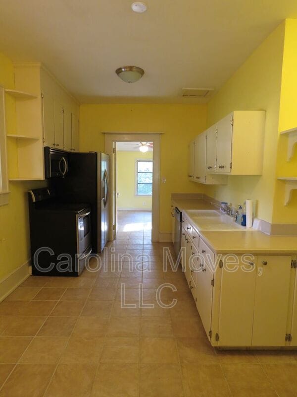 Building Photo - 26 E Main St