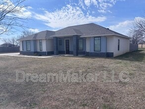 Building Photo - 5256 Red Maple Ave