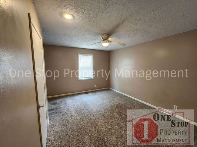 Building Photo - Great 2 bedroom, 1.5 bathroom duplex in Ol...