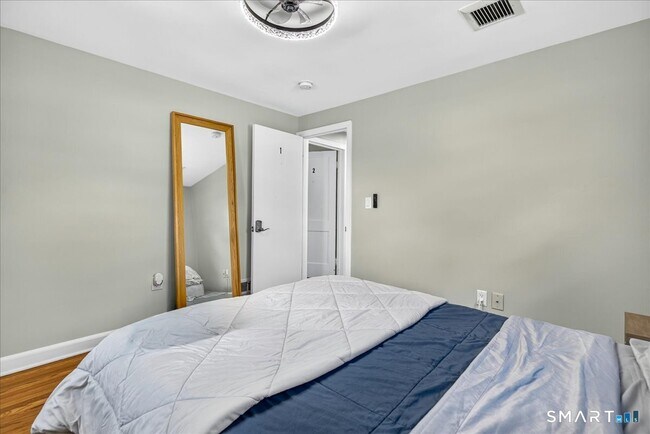 Building Photo - 440 Evergreen Ave