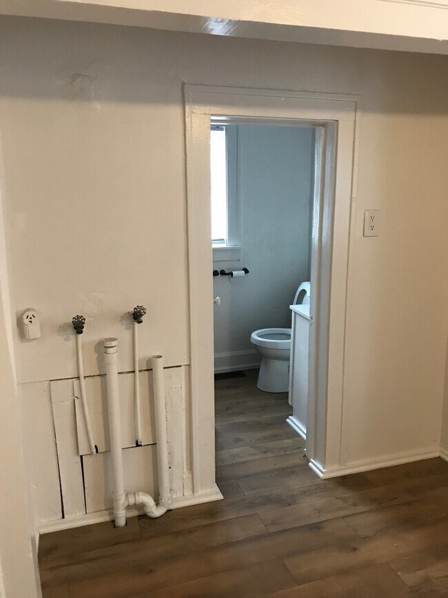 Building Photo - 2618 Meridian St